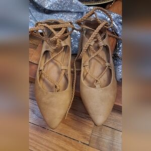 Aeropostale Women's Tan Lace-Up Flats. Braided Leather Lace. Size 6